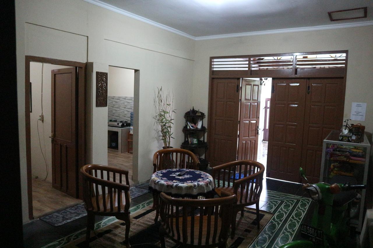 Kembar Guesthouse Yogyakarta Dış mekan fotoğraf